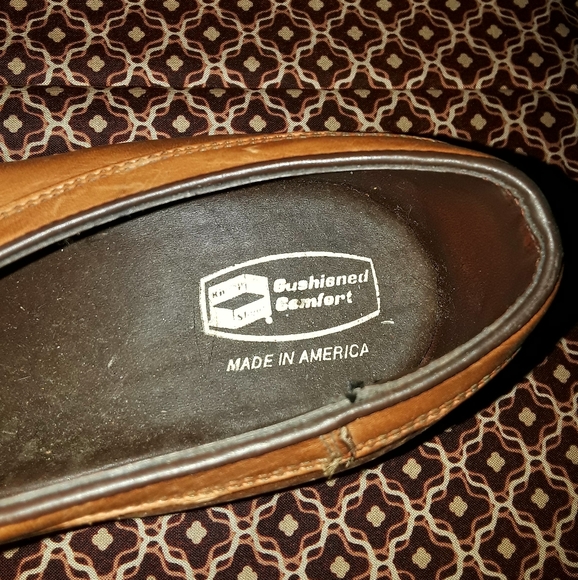 NWOT Cushioned Comfort Brown Shoes - Picture 6 of 7